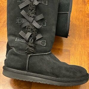 Kookaburra by Ugg Black Boots